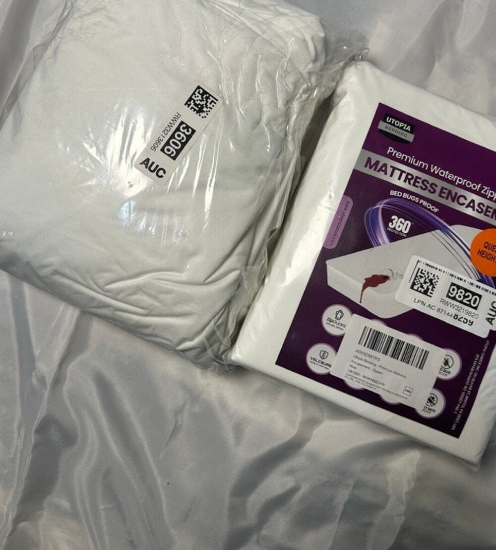 Utopia Bedding Queen 14" Waterproof Zippered Mattress Encasement New Open Box